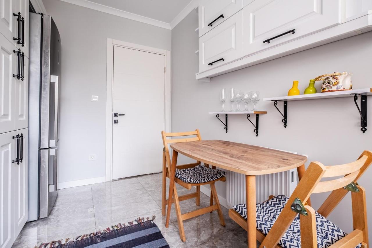 Vibrant Flat With Balcony In Maltepe Appartement Istanboel Buitenkant foto